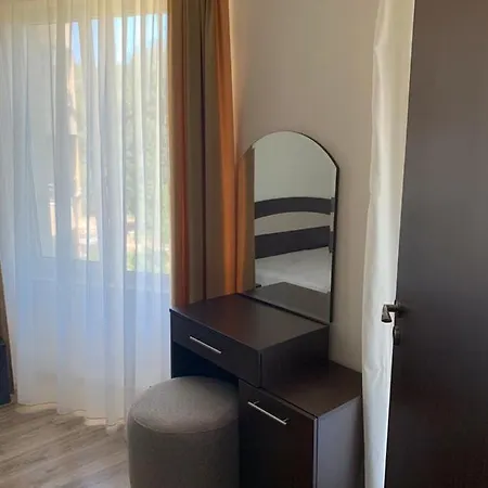 Apartment аппартамент Pines *